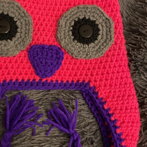 Owl hat -crocheted - Picture 3 of 4
